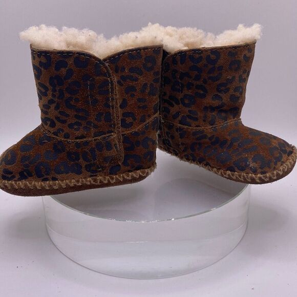 UGG Baby Cassie Leopard Crib Style Size 0/1 - Picture 2 of 6